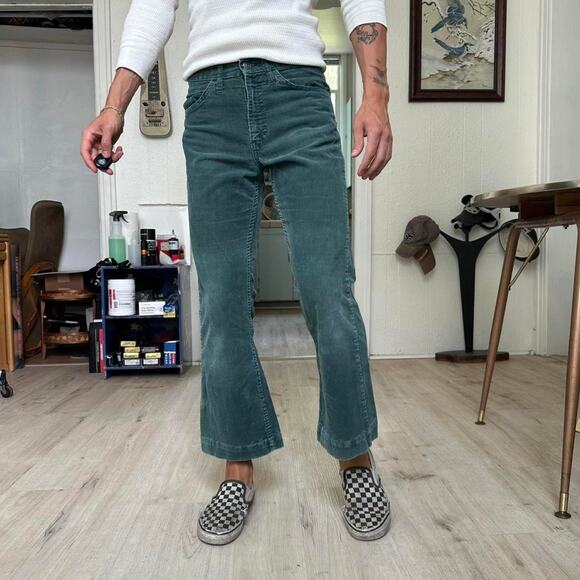 Vintage 70s Youth Girl Levis Corduroy Bell Bottom Flare Pant - Picture 1 of 8